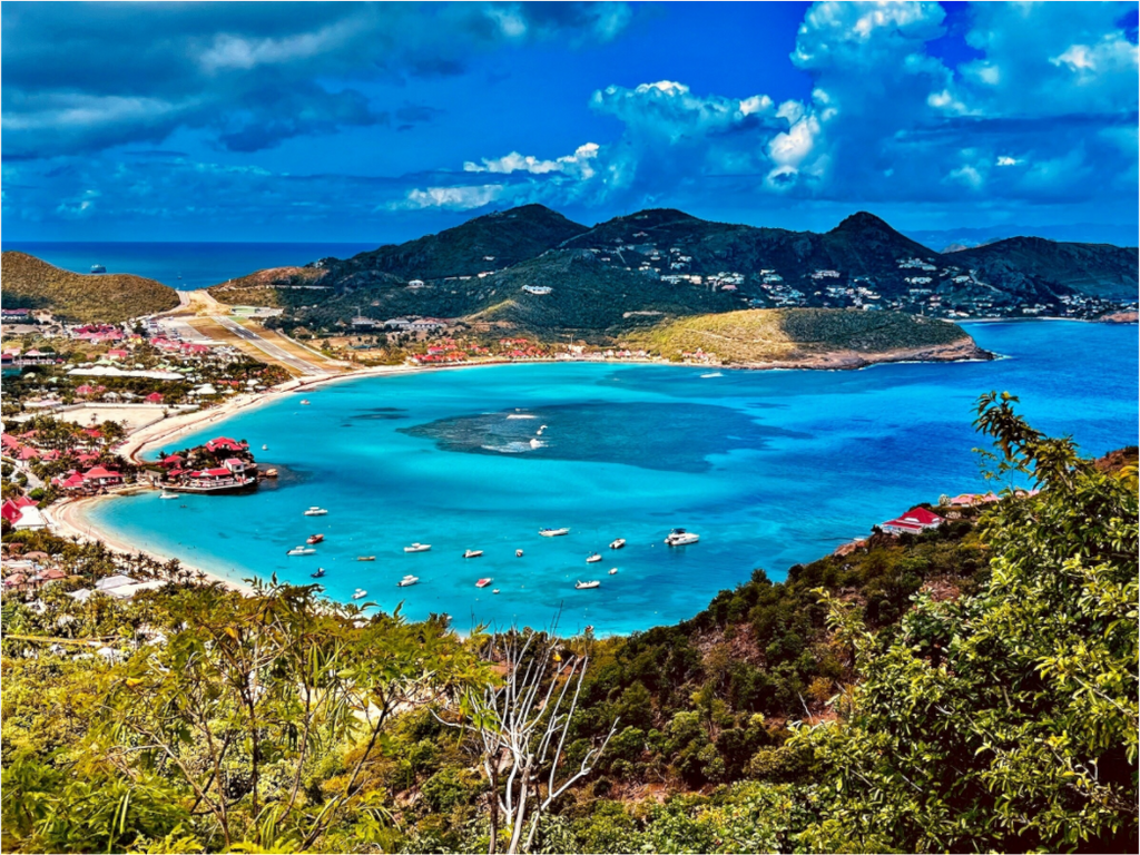 Main image Runway To Paradise