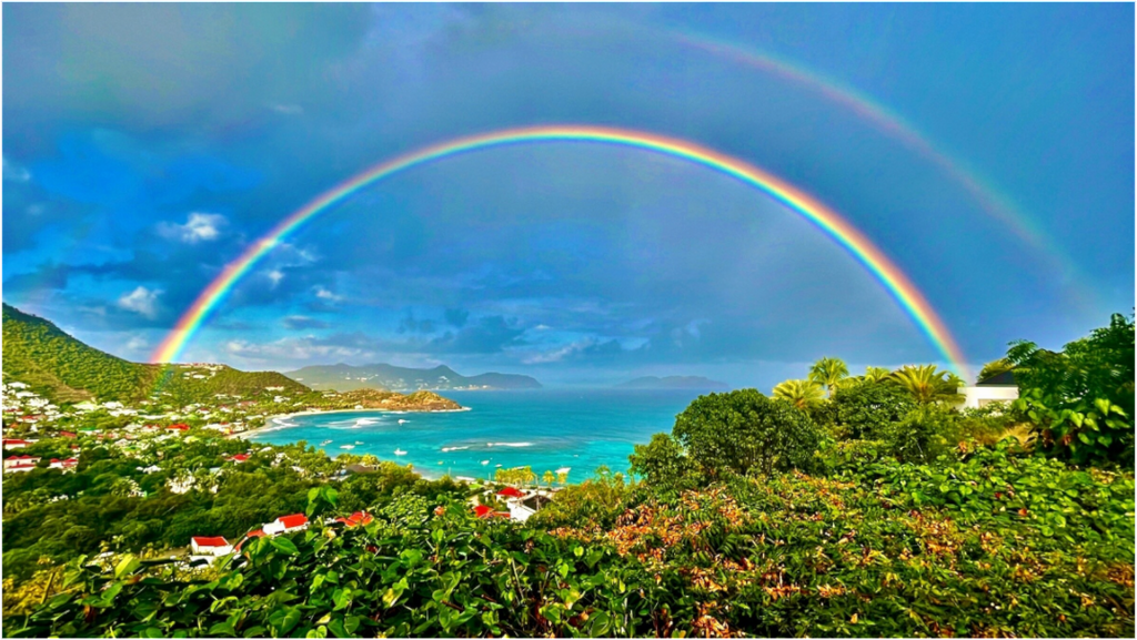 Main image Tropical Rainbow Mirage